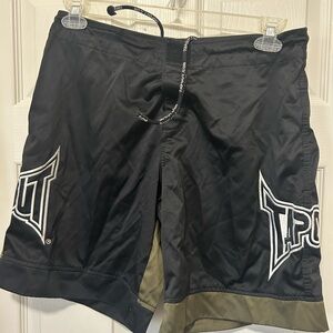 Vintage Tapout x UFC Black/Olive Mens Shorts Size 30
